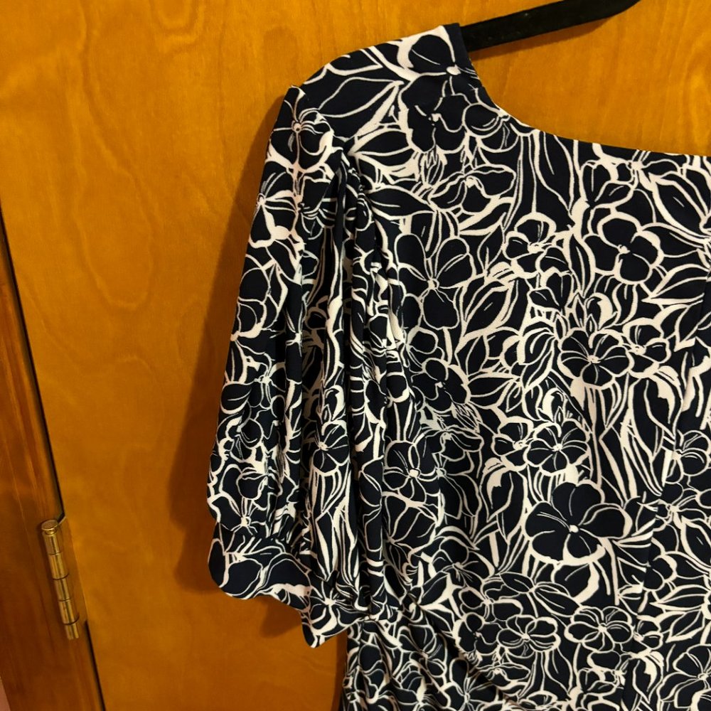 Women's Tommy Hilfiger Navy Blue and White Dress, Size 10 - Picture 12 of 14